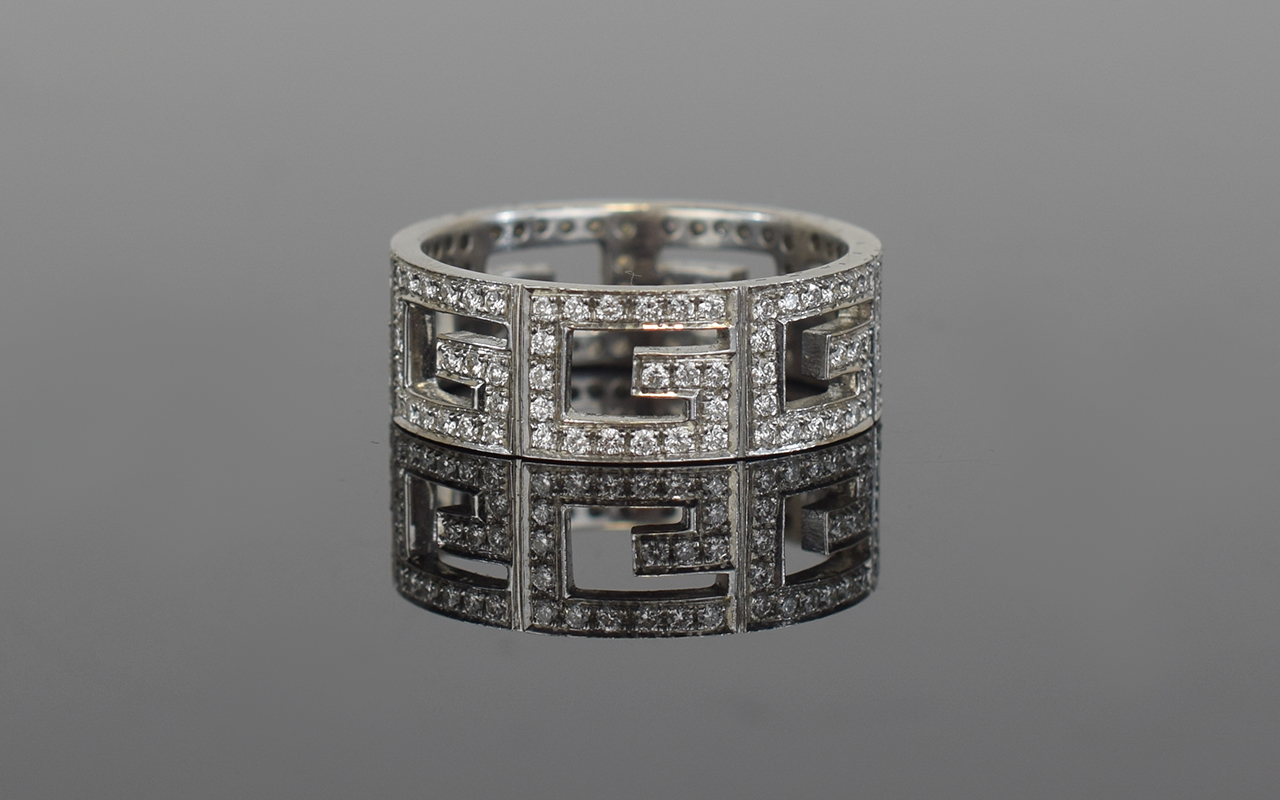 18ct White Gold Diamond Gucci Style Ring - Image 2 of 2