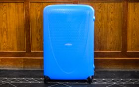 Samsonite Termo Young Travel Spinner (4) Wheels Travel Suitcase 'Electric Blue colourway.