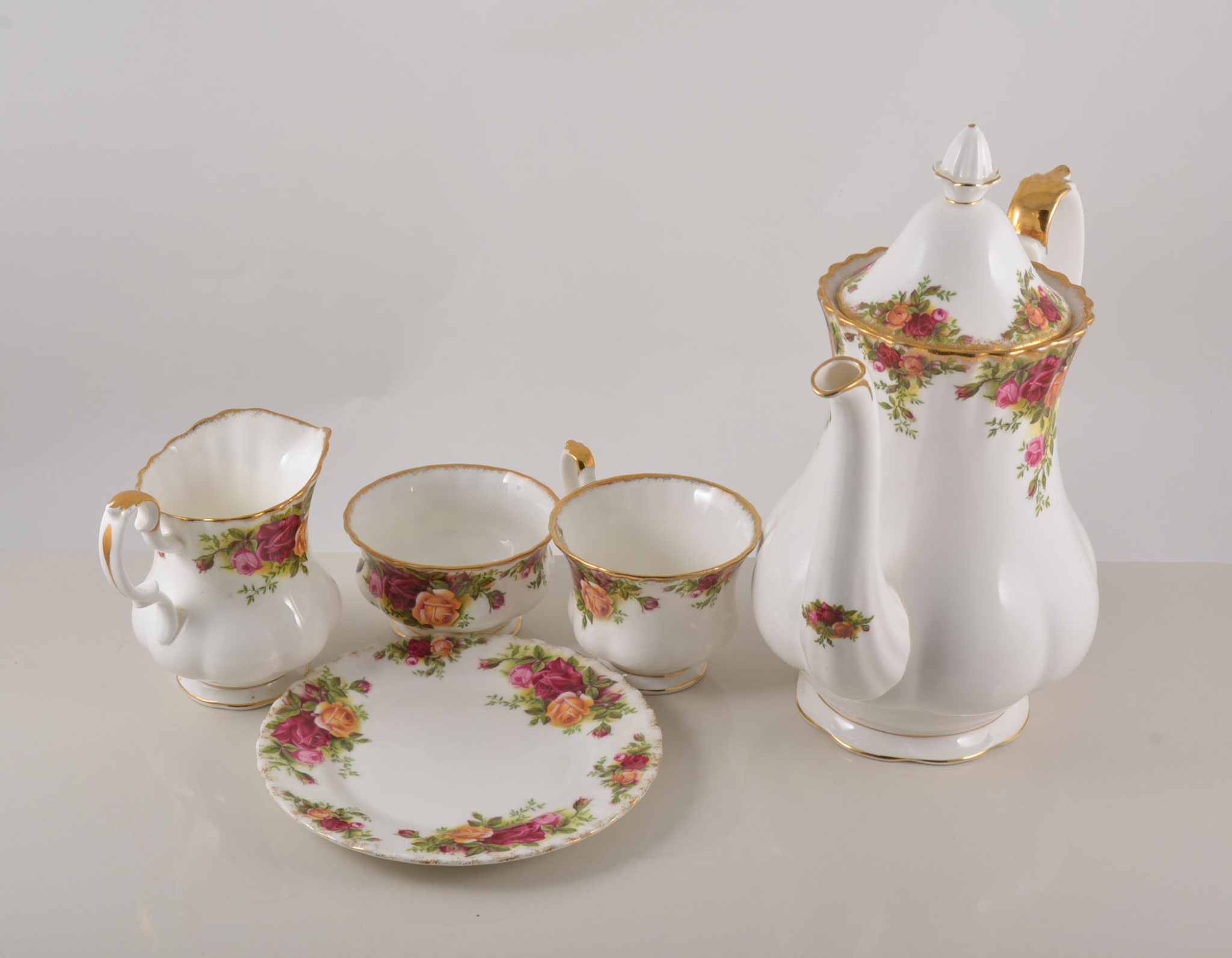 Royal Albert, Old Country Roses, tea and coffee ware, including six cups, saucers,