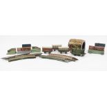 Bing tinplate train set, with locomotive, station platforms, tunnel, track and other accessories,