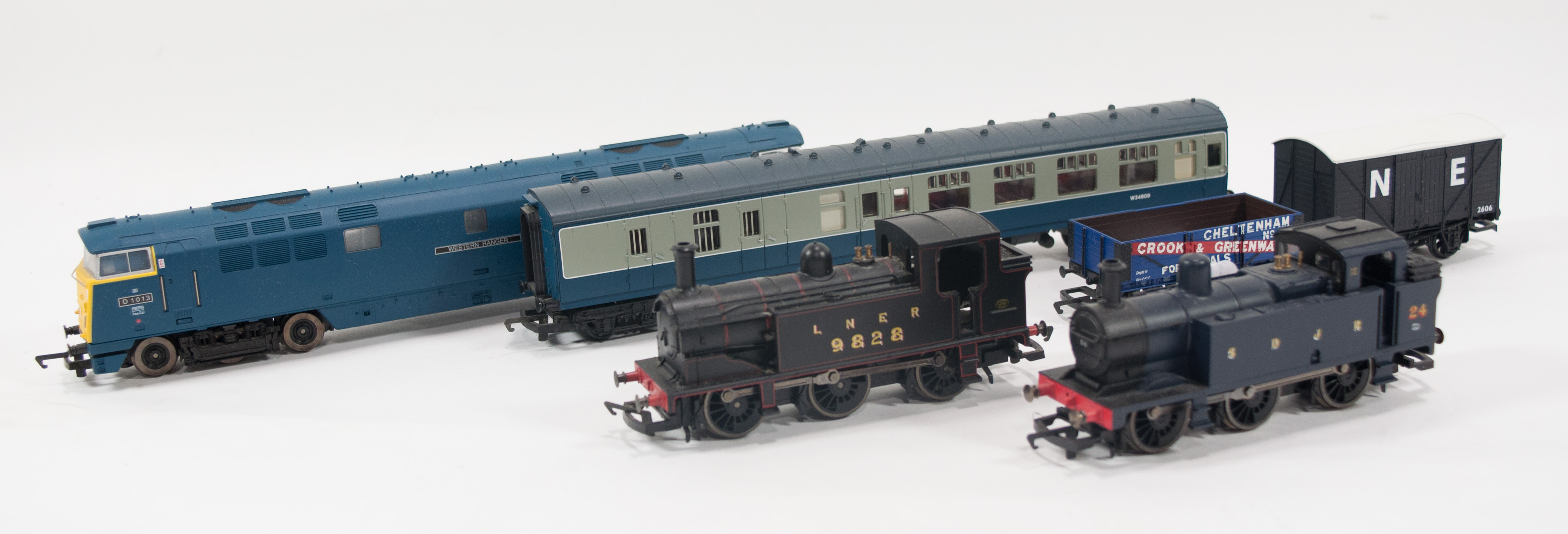 Hornby Railways OO gauge locomotives and wagons, to include 'Western Ranger' locomotive, etc.