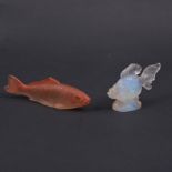 Jobling, a small opalescent glass model of a fish, circa 1930, hand engraved, 'Jobling's Opalique',