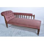 Victorian oak chaise longue, scrolled end, galleried back, turned and ringed legs,