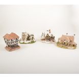 Lilliput Lane model cottages, large quantity including many different sizes and types,