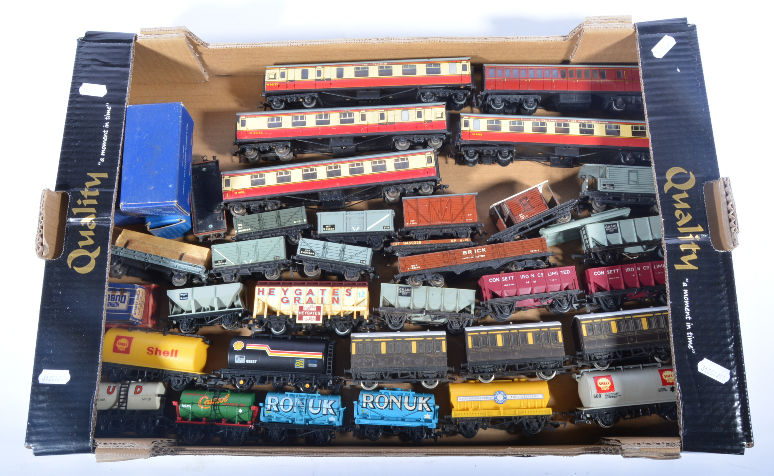 00 gauge railways Hornby Dublo wagons, coaches, track, points, including some later Tri-ang wagons,