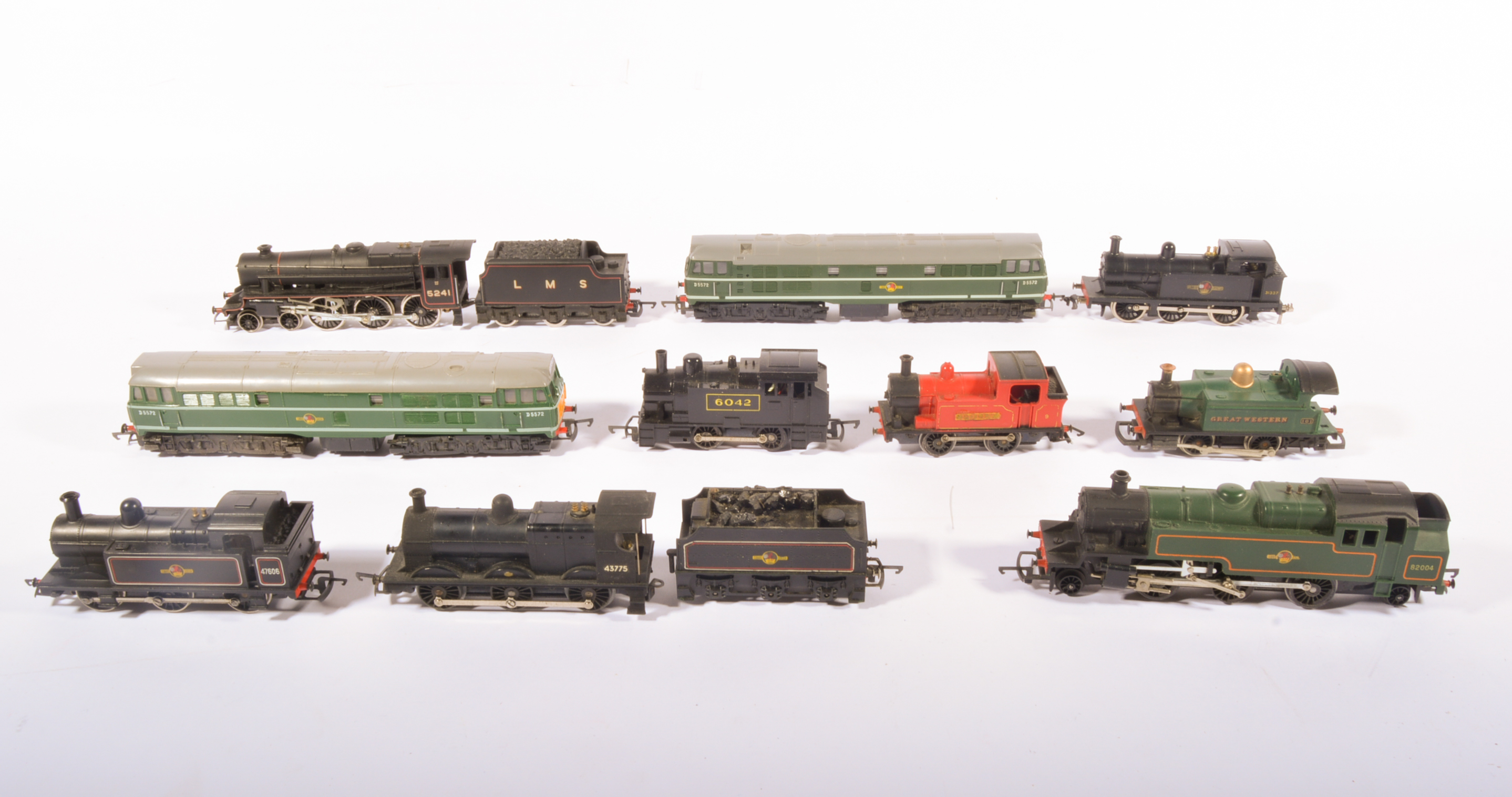 00 gauge railway locomotives including examples by Hornby, Tri-ang and others, diesel engines,