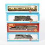 Airfix 00 gauge locomotives, no.54150-1 Prairie tank locomotive 2-6-2 GWR green livery (x2), no.