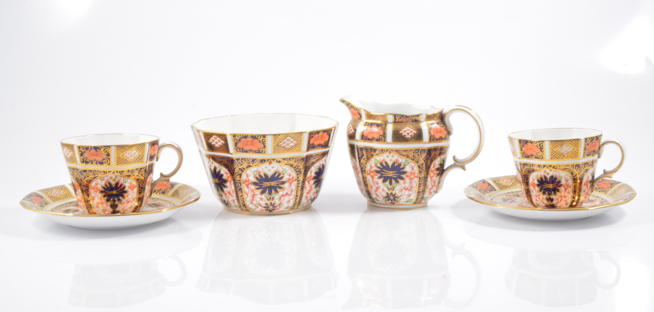 Royal Crown Derby Imari Teaware pattern number 1128, comprising eighteen 18cm side plates,