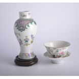 Chinese porcelain finger bowl on stand, bearing six-character mark,