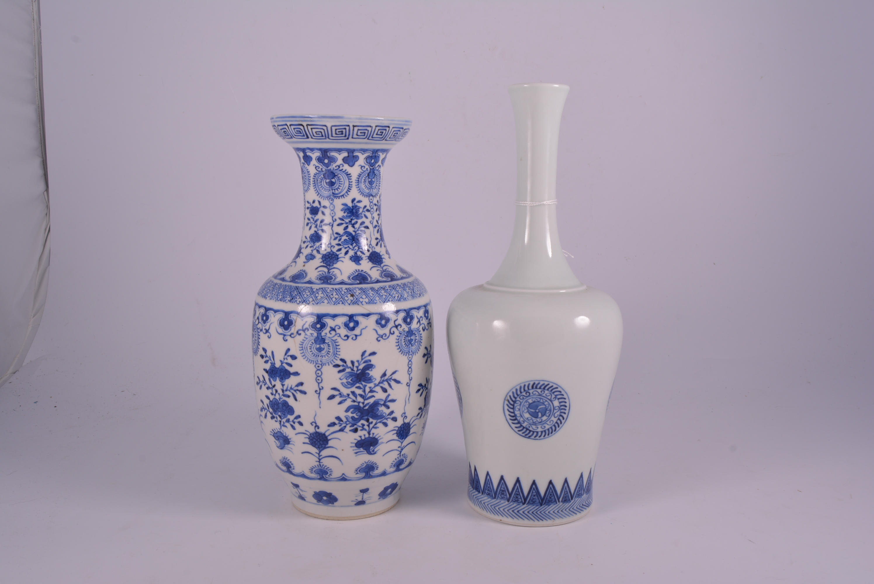 Chinese blue and white mallet shape vase, bearing Kangxi six-character mark, - Image 4 of 6