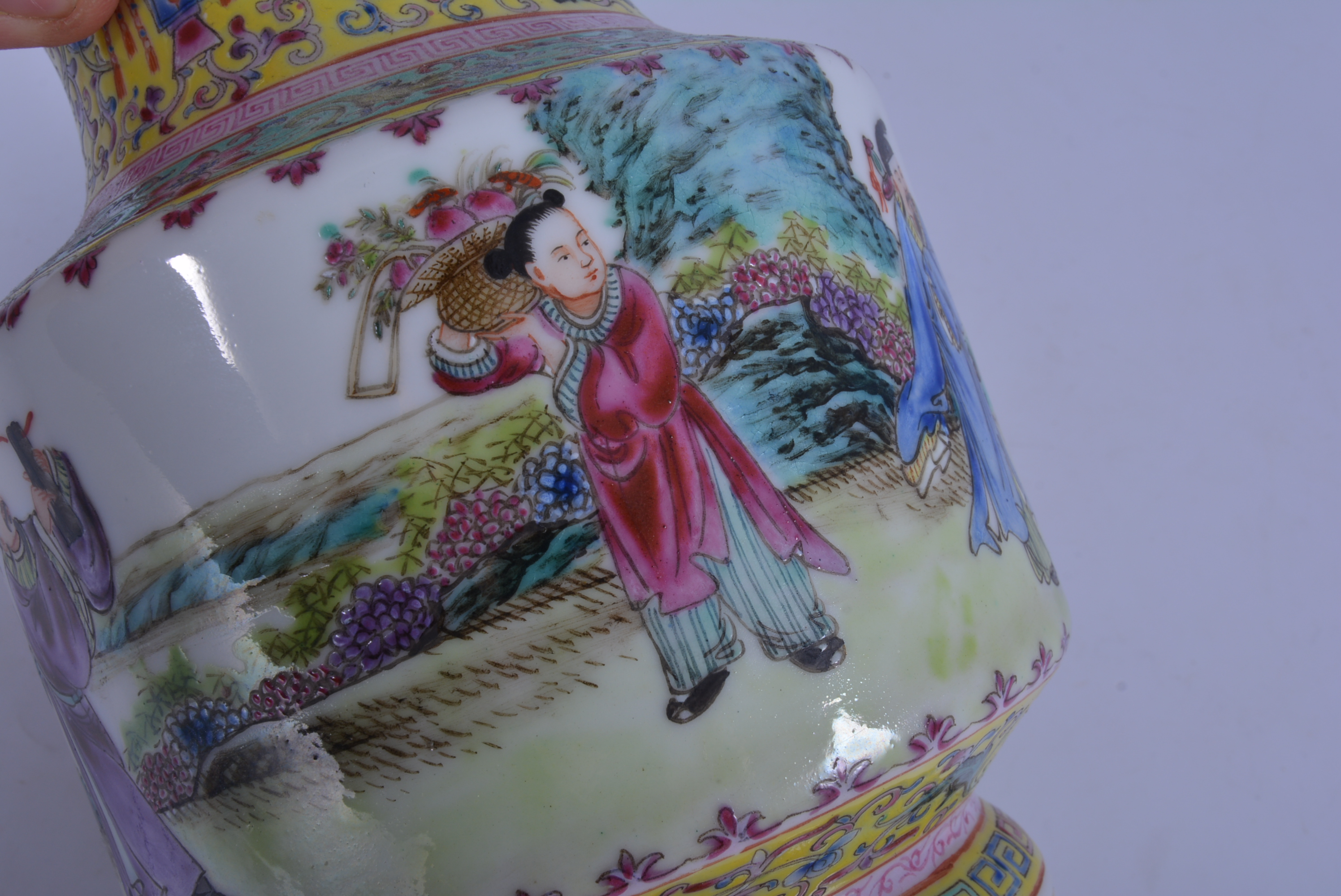 Chinese famille rose vase, bearing a painted seal mark, decorated with eight figures, 16cm. - Image 3 of 5