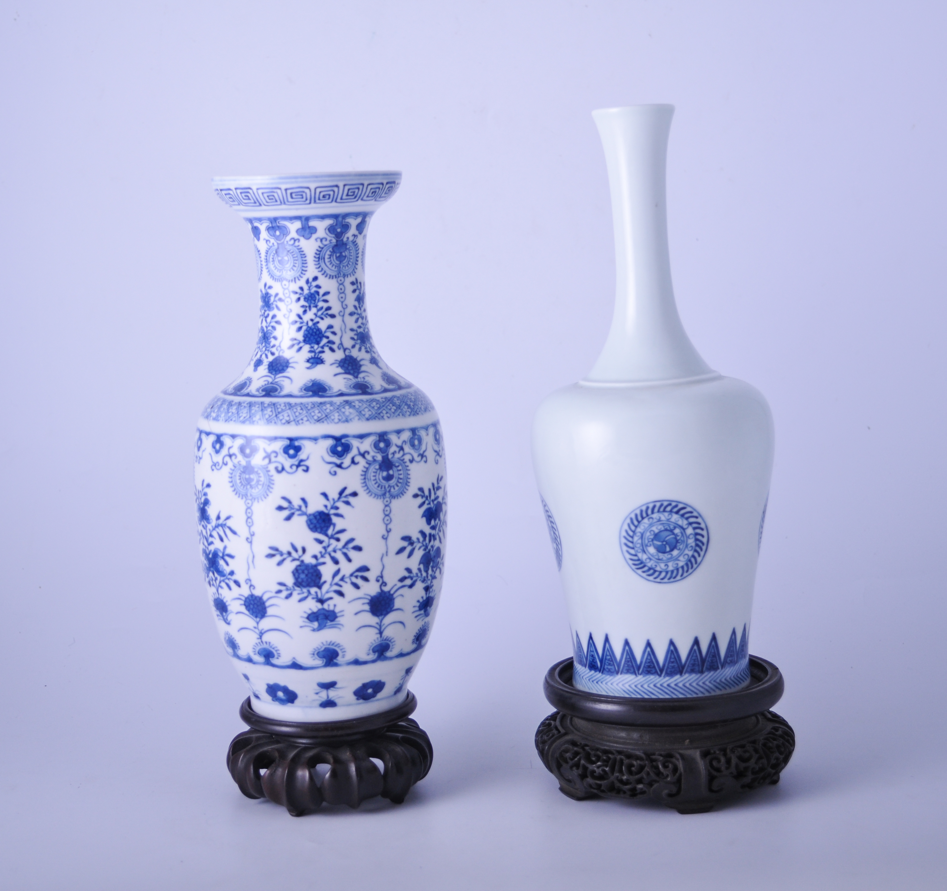 Chinese blue and white mallet shape vase, bearing Kangxi six-character mark,