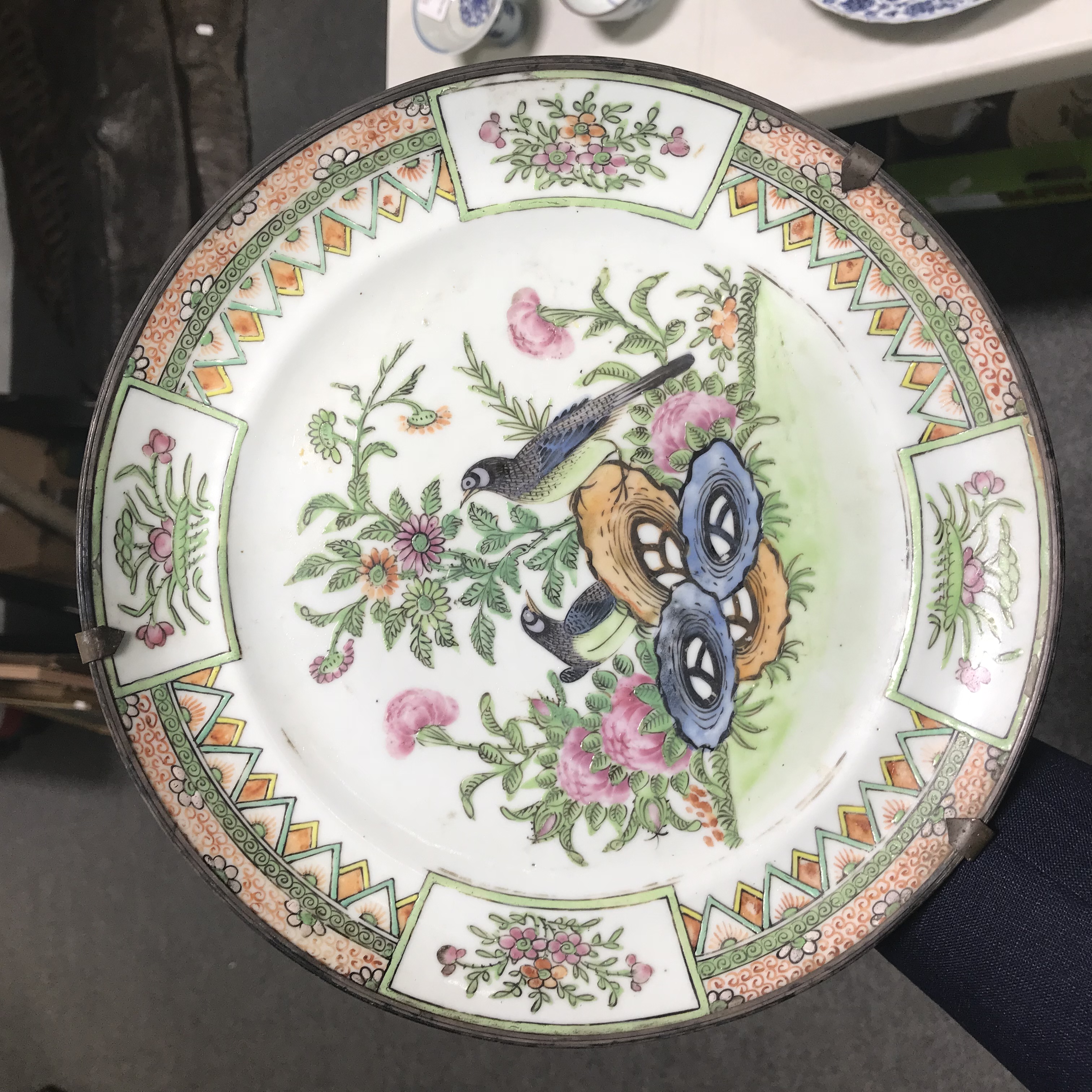 Canton plate, alternating reserves with figurative scenes, birds and flowers, - Image 3 of 6