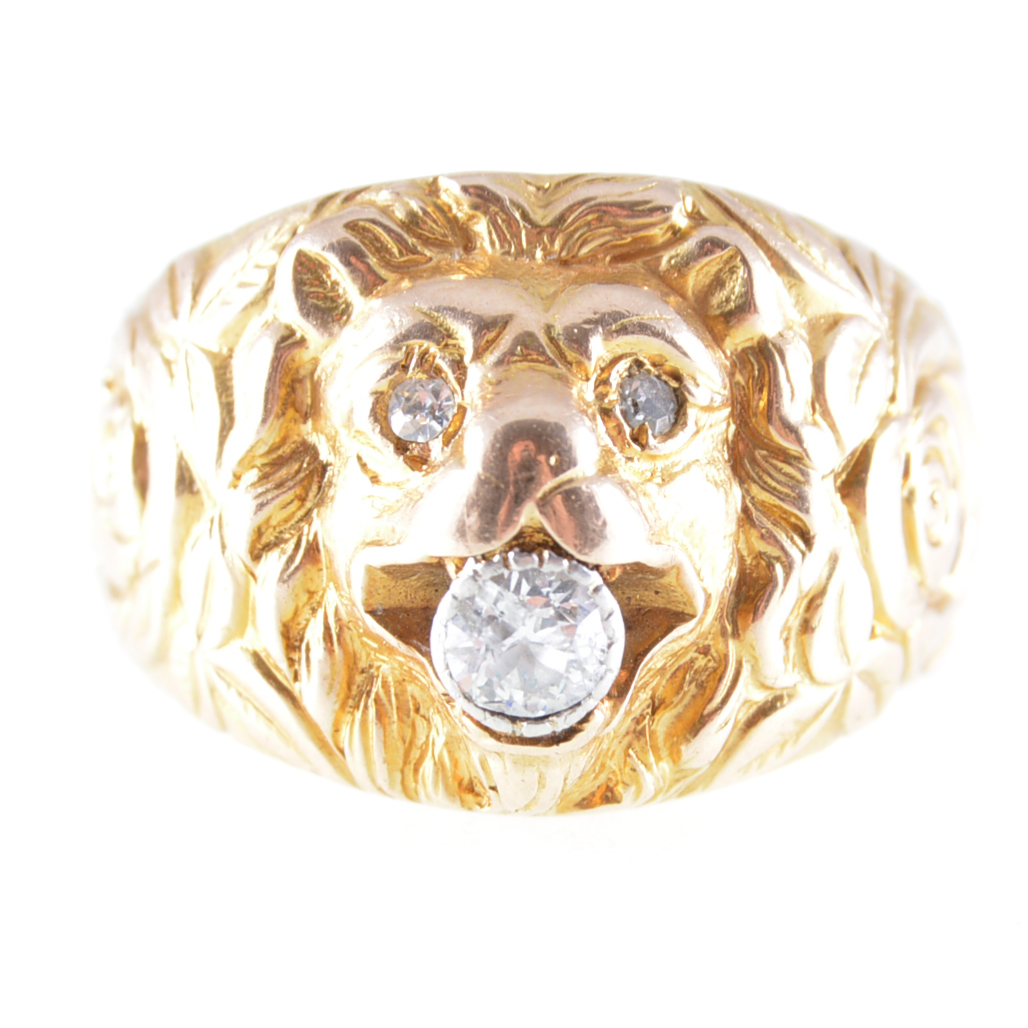 A lady's/gentleman's lion design dress ring,