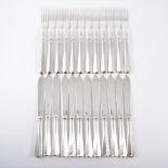 Set of twelve silver fish eaters, by Gee & Holmes, Sheffield 1984, plain blades, solid handles,