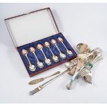 Cased cutlery sets and loose cutlery.