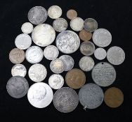A group of assorted coins.