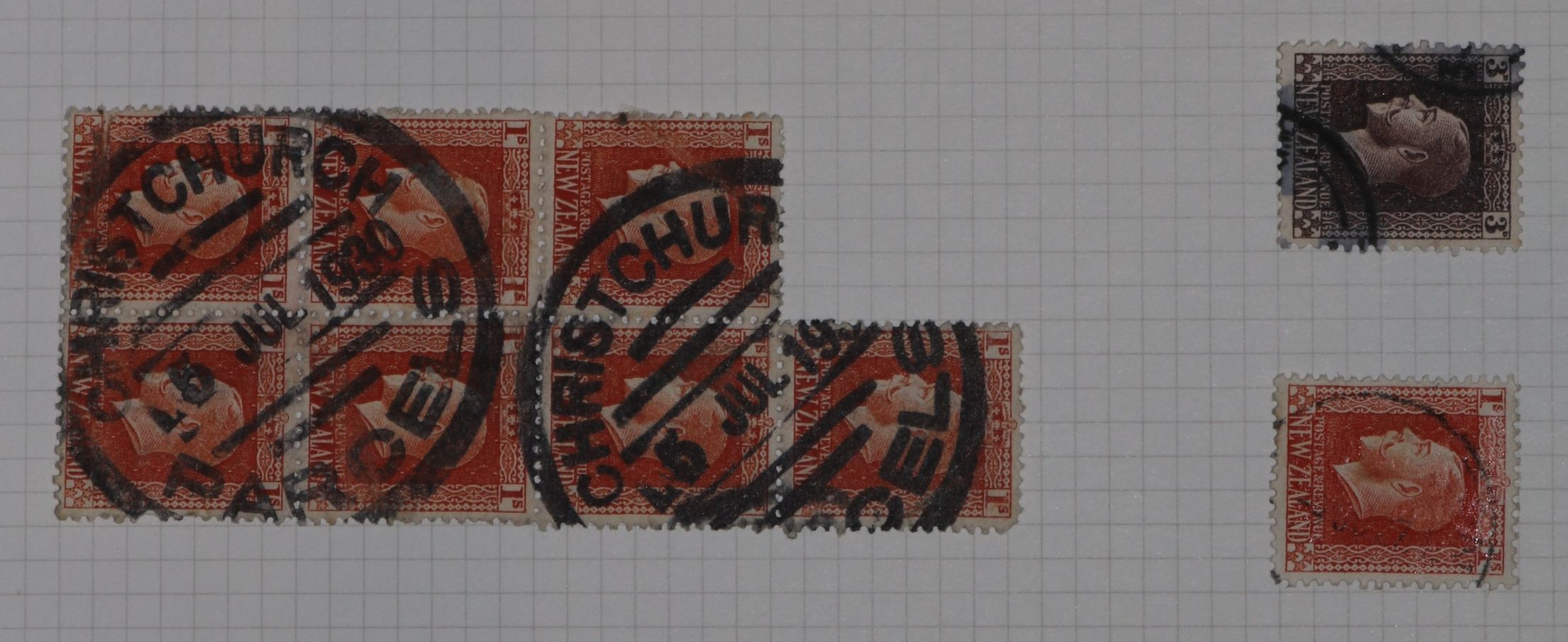 A QV to QEII collection of New Zealand stamps in two Plymouth albums including 1931 Smiling boys