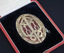 A cased George V silver gilt Knight's Batchelor badge, 3in.Provenance: Sir Sidney Sitwell by