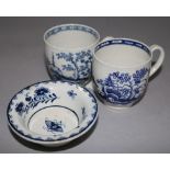 Two Canon Ball pattern coffee cups Worcester and Caughley, and a Lowestoft bowl (3)