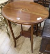 An Edwardian inlaid mahogany oval topped occasional table, H.75cm