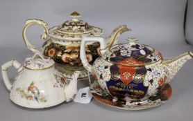 Two Imari pattern teapots & covers, Royal Worcester teapot & cover