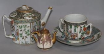 A Satsuma miniature teapot, 3.25in., a late 18th century Chinese famille verte teapot, a plate and a