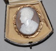 An Italian cameo brooch depicting Lord Byron, in 9ct gold mount.