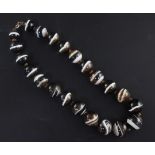 A single strand graduated banded agate bead necklace, 38cm.