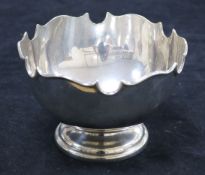 An Edwardian small silver rose bowl by Barker Brothers, Birmingham, 1902, 14.4cm, 7 oz.