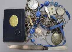 Mixed costume jewellery including silver.