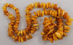 A single strand jagged amber bead necklace, gross weight 60 grams, 76cm.