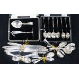 Six silver bean-end coffee spoons, cased, a silver spoon and pusher set, cased, sundry loose