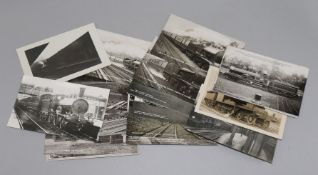 A postcard collection, comprising railway history, mainly L & NW (180+ black & white, inc Real