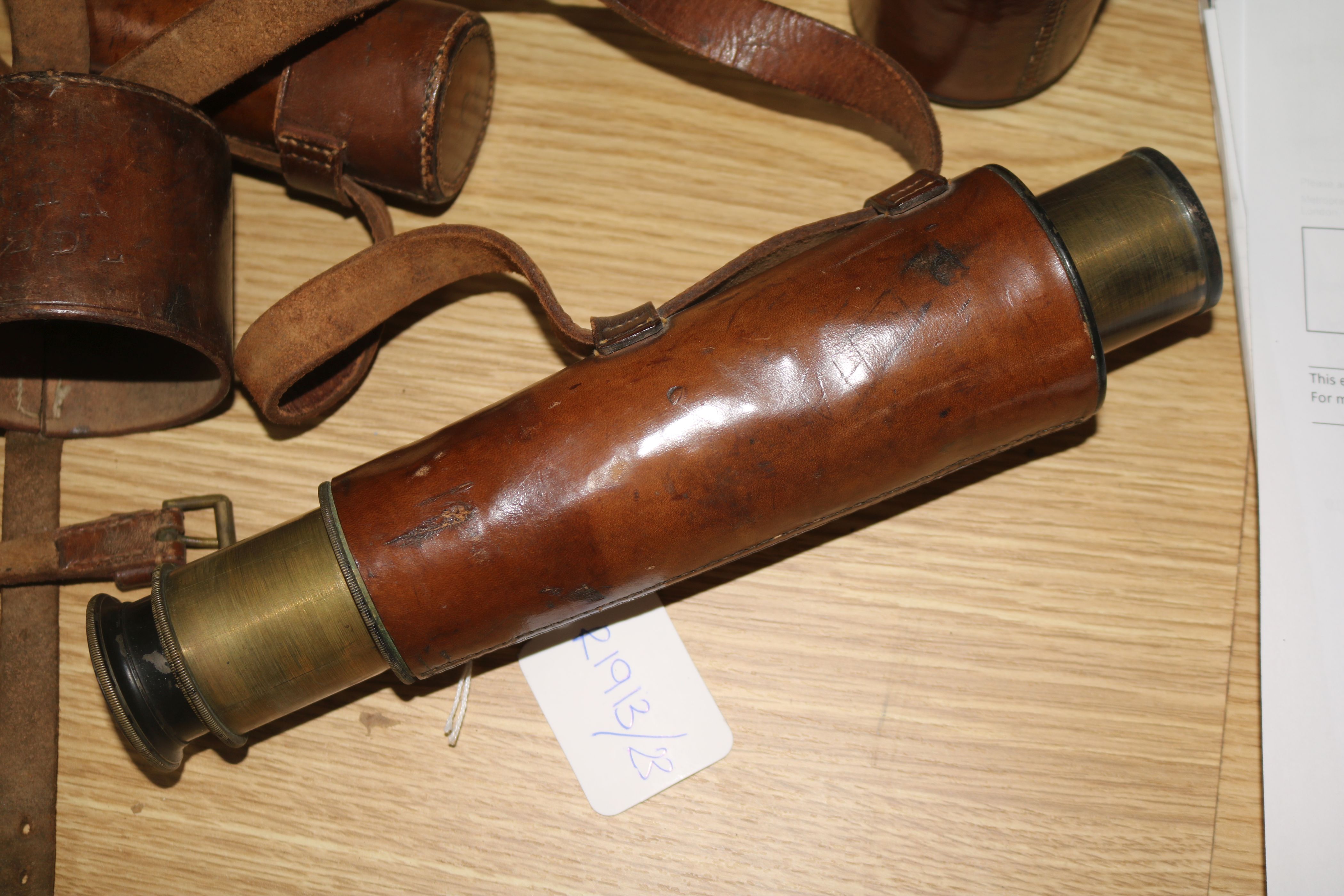 A 19th century leather cased telescope - Image 5 of 10