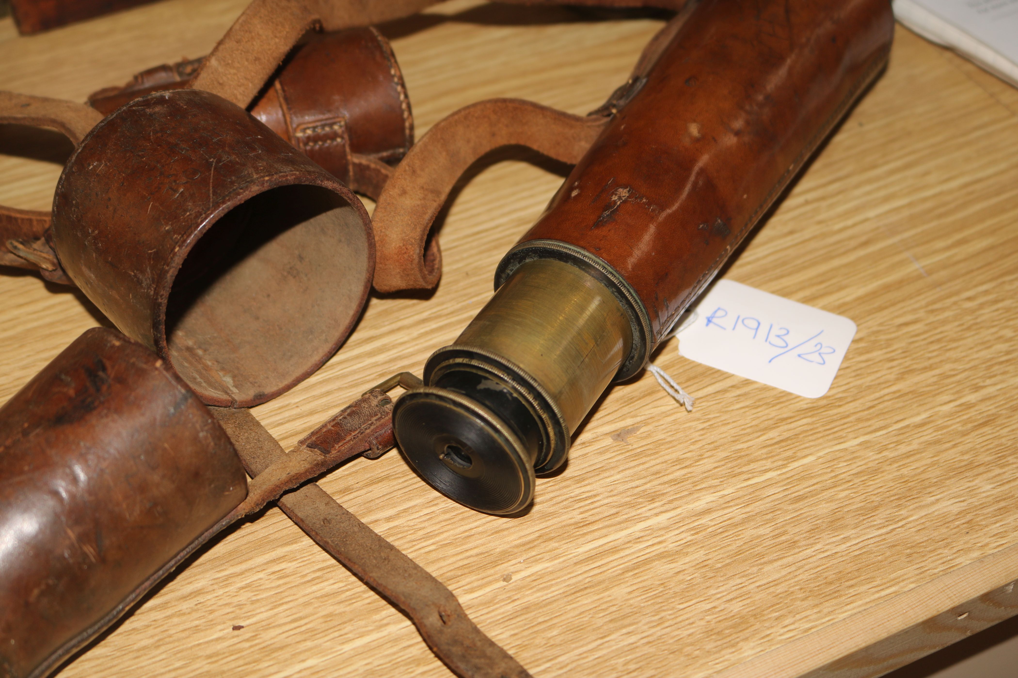 A 19th century leather cased telescope - Image 6 of 10