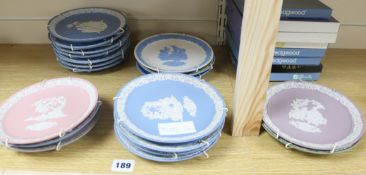 A collection of nineteen Wedgwood Valentine's Day plates and sundry other boxed Wedgwood