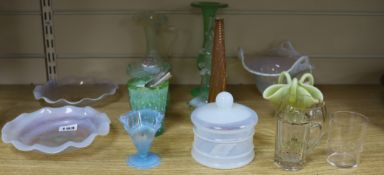 Decorative Victorian coloured glass vaseline