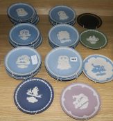 A collection of thirty Wedgwood mother's day plates