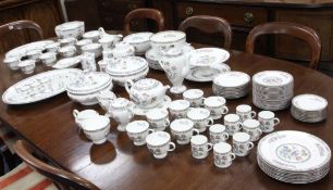 A Wedgwood Kutani Crane tea, coffee and dinner service