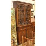 An Edwardian oak bookcase cabinet, H.122cm