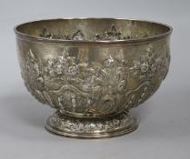 An Edwardian silver rose bowl, Goldsmiths & Silversmiths Co. Ltd, London 1903, 11.7oz. d.17.5cm