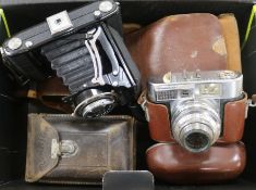 A Rolleiflex compur-rapid camera (1008139) and Reiss Ikon Klio camera and 3 other cameras