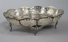 A George V pierced silver oval bowl, Birmingham, 1910, 19cm, 5 oz.