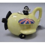 A Carltonware teapot