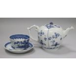 An Onion patterned teapot and a Chinese export tea bowl