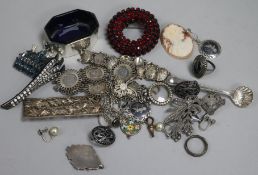 Mixed jewellery and silver, including locket, brooches and bracelet.