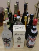 Fifteen assorted bottles of wines, spirits and liqueurs, including Champagne, Vodka, Whisky,