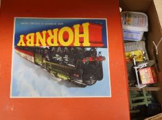A Hornby Dublo Passenger Train Set No 21, sundry tinplate 0 Gauge railway items, some boxed,