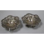 A pair of late Victorian pierced silver bonbon dishes by William Comyns, London, 1894, 11.7cm, 186